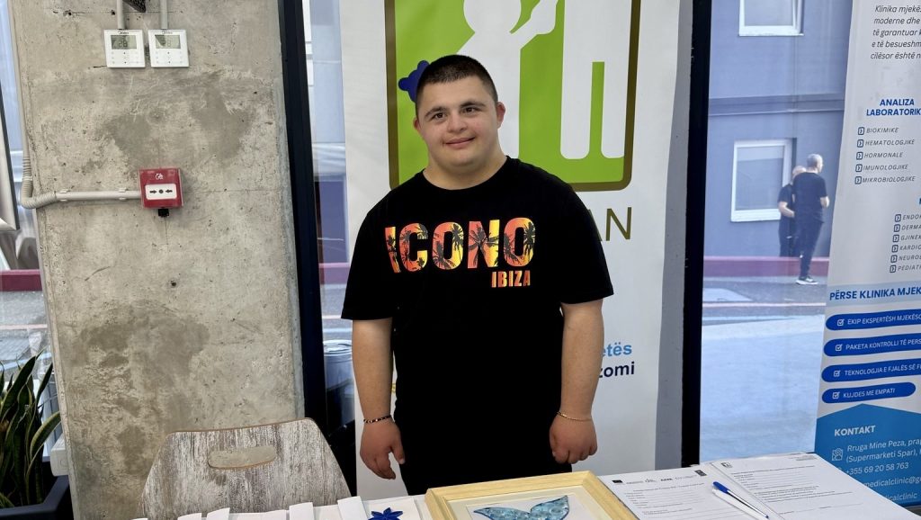 79e02c98-1b3a-4964-b56b-1e569749928f